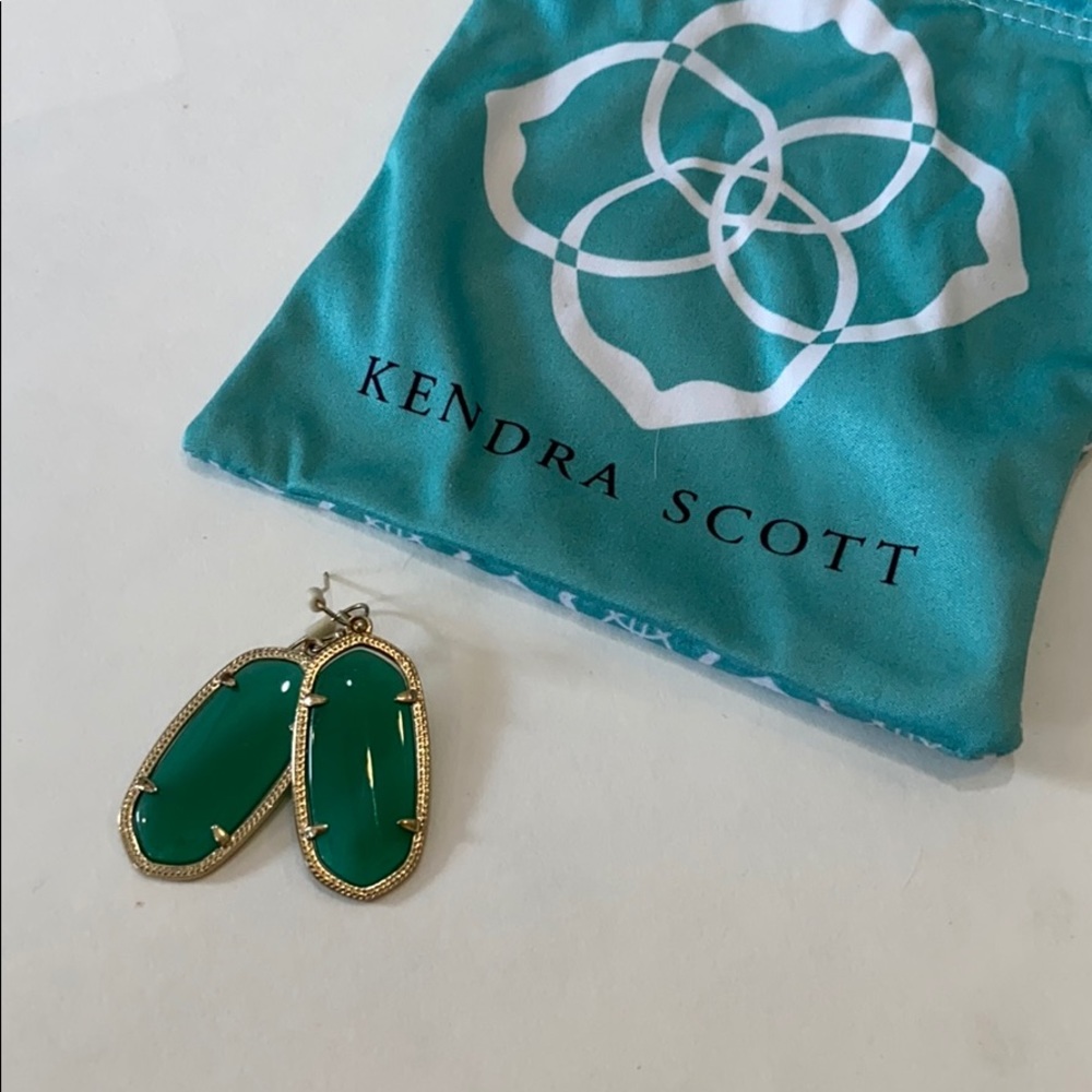 Kendra Scott- Elle gold drop earrings